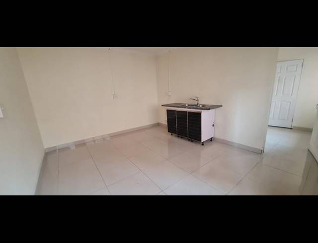 1 BEDROOM PROPERTY TO RENT IN ESSENWOOD